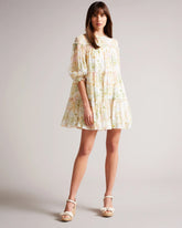 Robe courte décontractée à manches longues et col montant en georgette